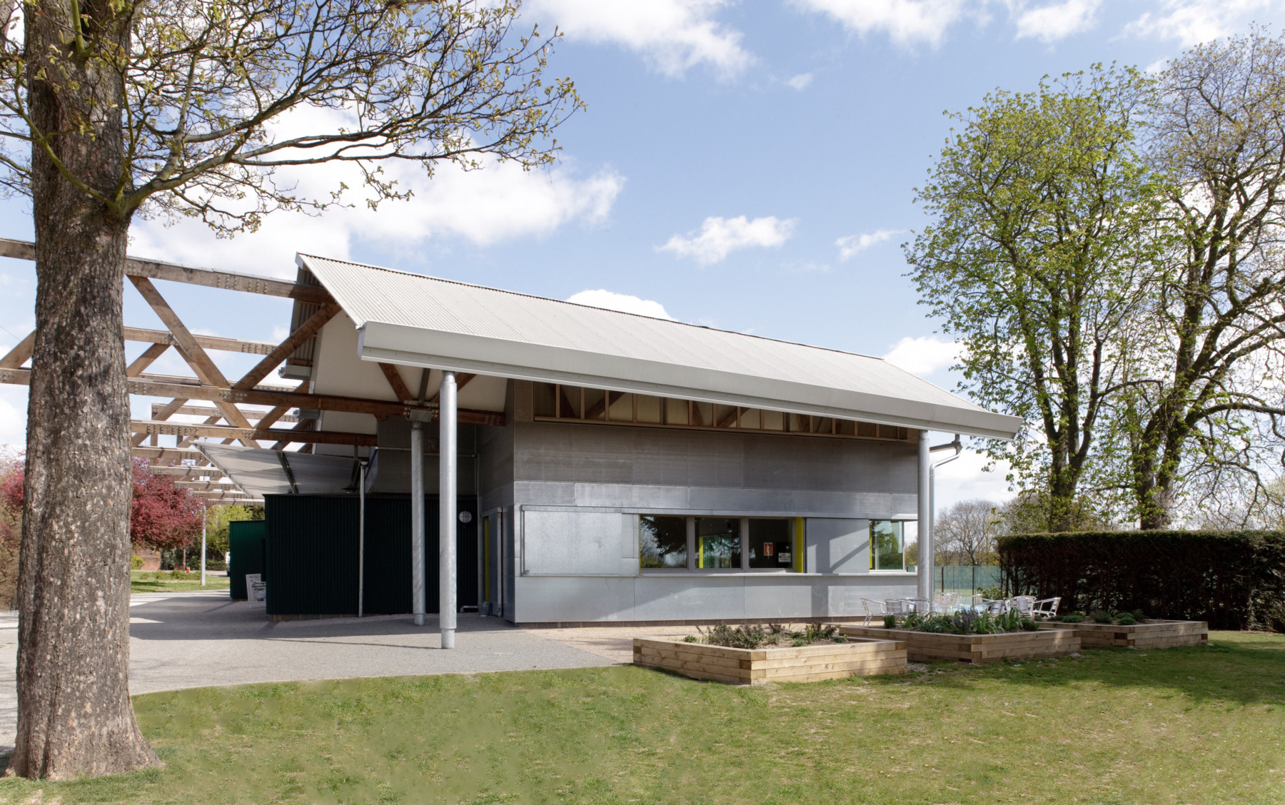 Sarah Wigglesworth Architects Ray Park Visitors Centre Front 3600