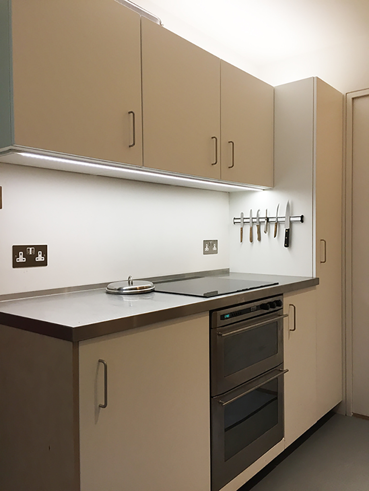 Sarah-Wigglesworth-Architects R20 carer's kitchen