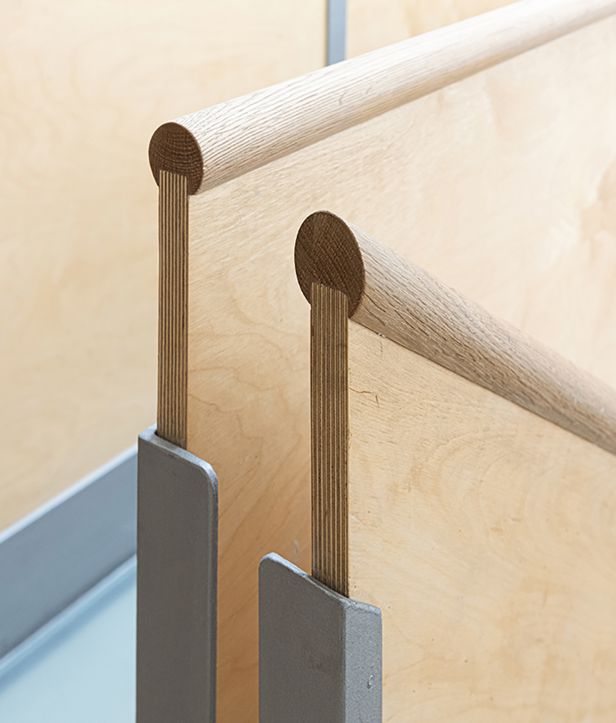 Sarah-Wigglesworth-Architects R20 handrails