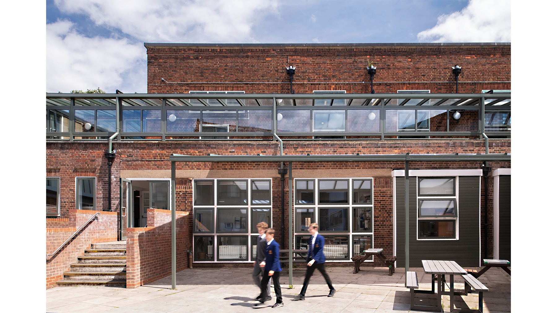 Sarah-Wigglesworth-Architects-William-Ellis-School-Courtyard-2-SLIDE